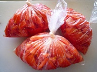 A まとめて買って、上手に保存～冷凍トマトの作り方・使い方～_html_m21cc6f7