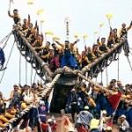 御柱祭の勇壮な木落としとは！？木遣りの鳴り響く日本三大奇祭の歴史と見どころ